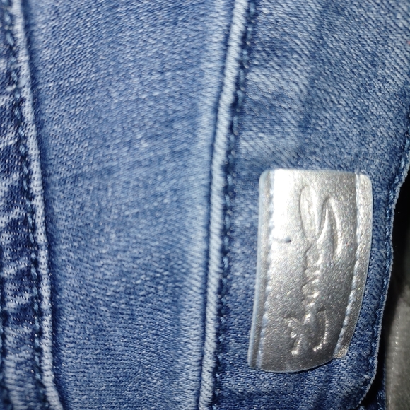 Distressed Denim Shorts - Picture 4 of 4